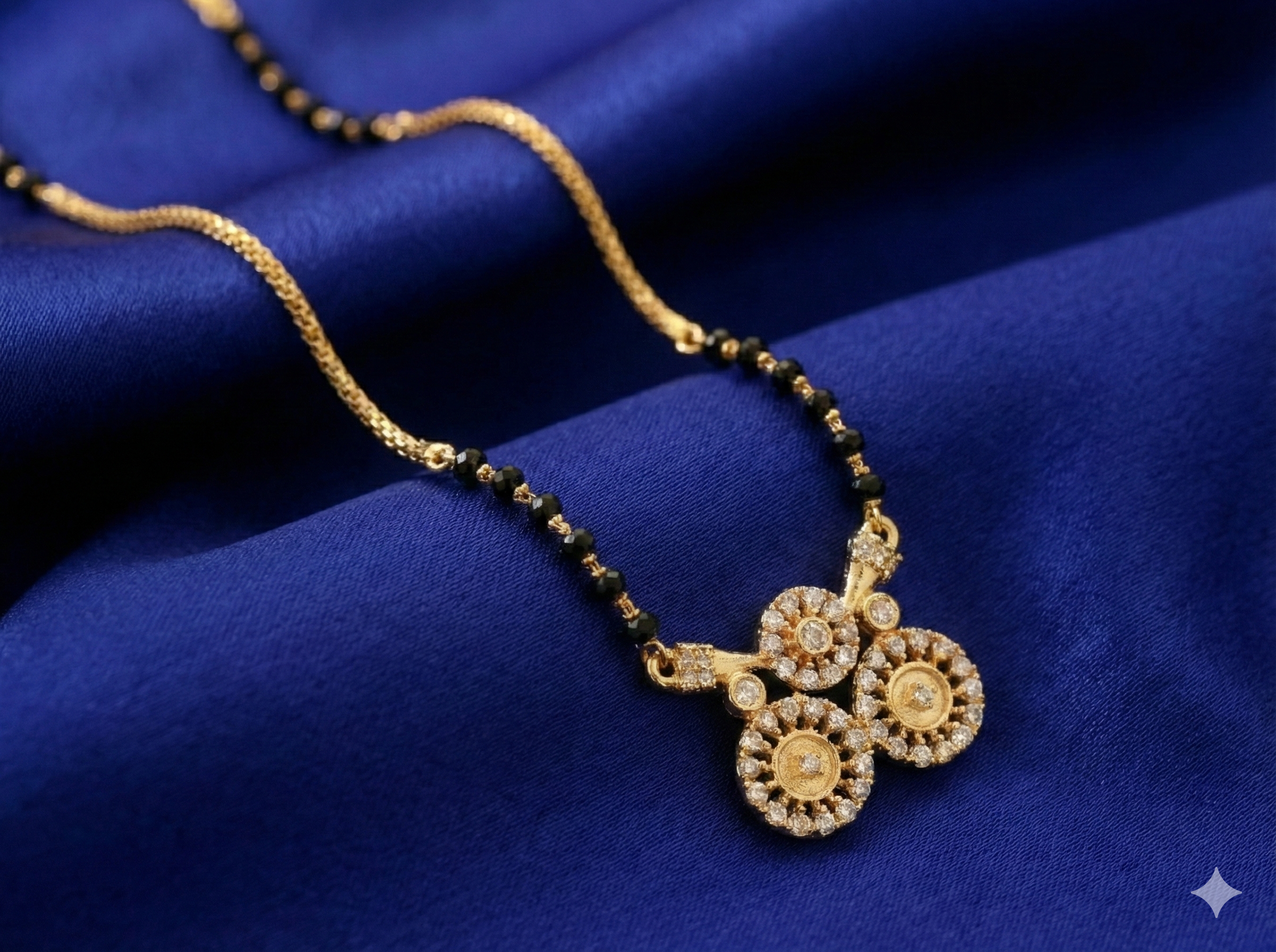 The Elegant Choice: Glistening Floral Triple-Pendant Mangalsutra