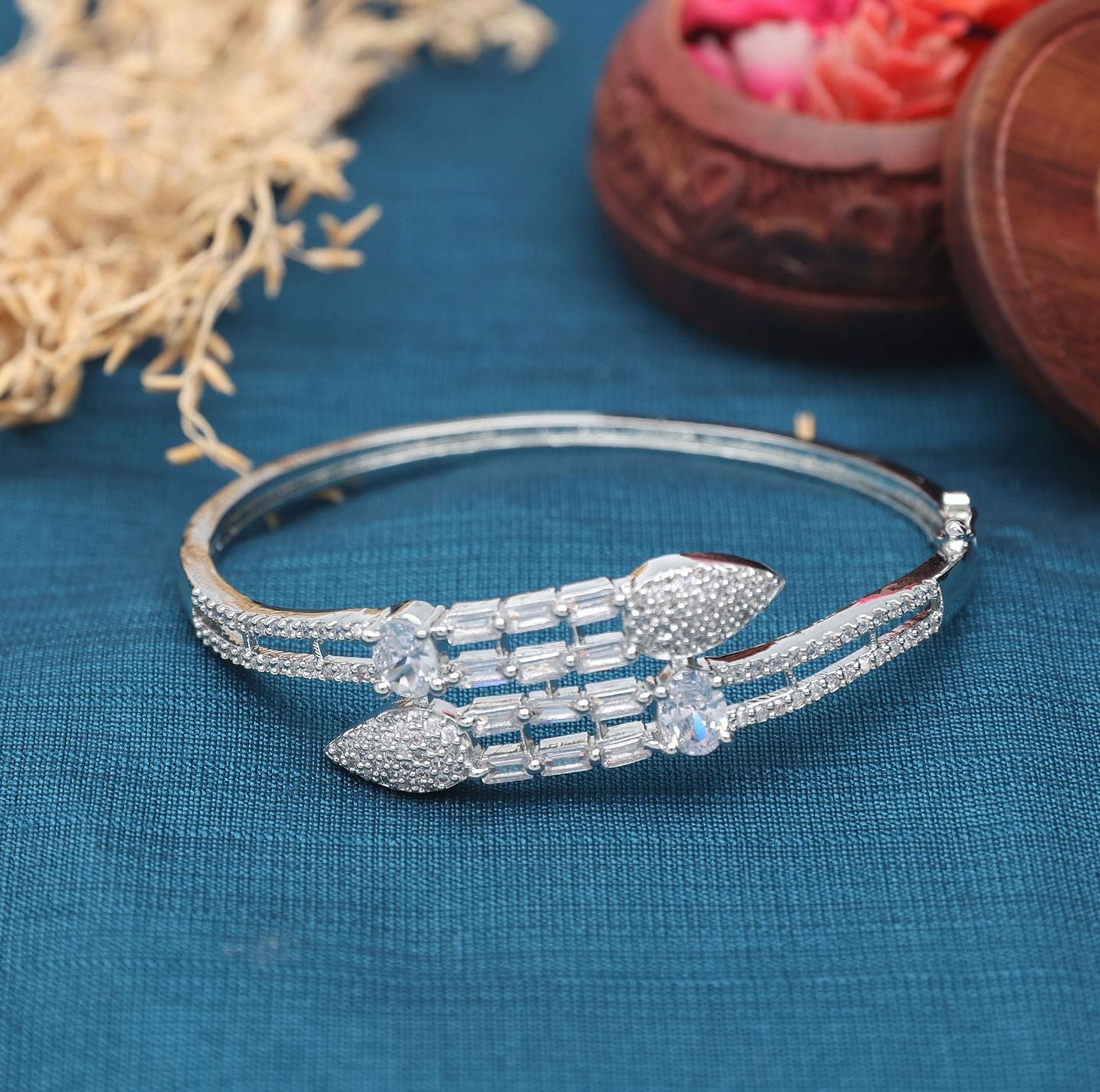 Sparkling Elegance Starry Lattice American Diamond