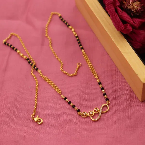 The Minimalist Luxury: "Ethereal Radiance: Diamond & Gold Openwork Pendant"