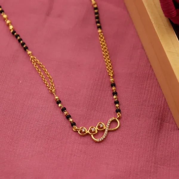 The Minimalist Luxury: "Ethereal Radiance: Diamond & Gold Openwork Pendant"